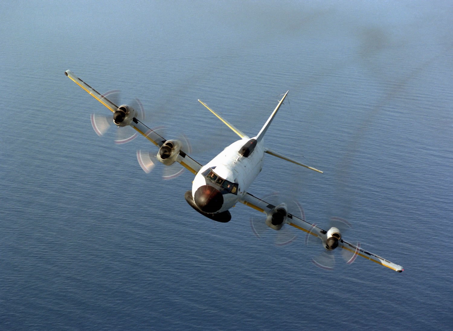 EP-3E電子偵察機是美國海軍的電子偵察機。